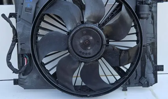 Mercedes-Benz C W204 Electric radiator cooling fan 2045000755 2045000393 0130307134