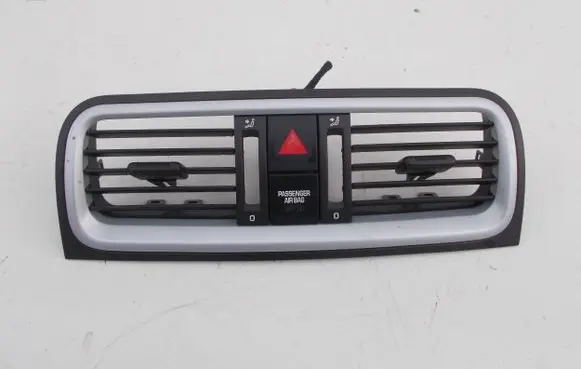 Skoda Fabia Mk2 (5J) Dash center air vent grill 5J0820951