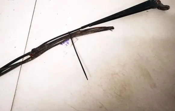 Nissan Terrano Front wiper blade arm