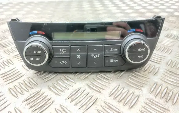Toyota RAV 4 (XA40) Climate control unit 5590042450