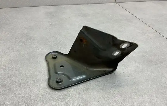 Skoda Rapid (NH) Fender mounting bracket 5JA821142A