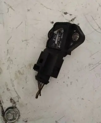 Volkswagen Golf V Air pressure sensor 0281002399