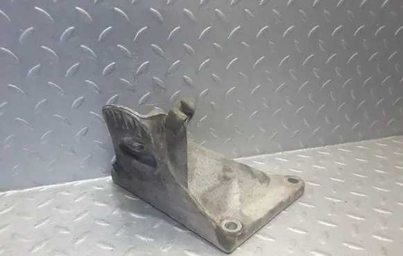 BMW 5 E60 E61 Engine mounting bracket 6761149 22116761149 2211676114901