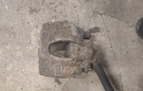 Citroen C4 I Front brake caliper 9641687580 11357105313