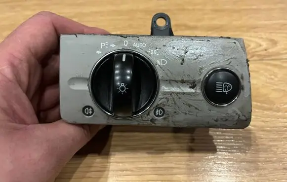 Mercedes-Benz E W211 Light switch 2115450104 04056003