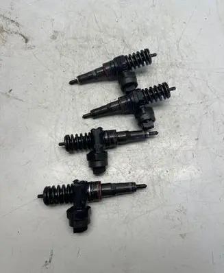 Skoda Fabia Mk1 (6Y) Fuel injectors set 038130073J 0414720015