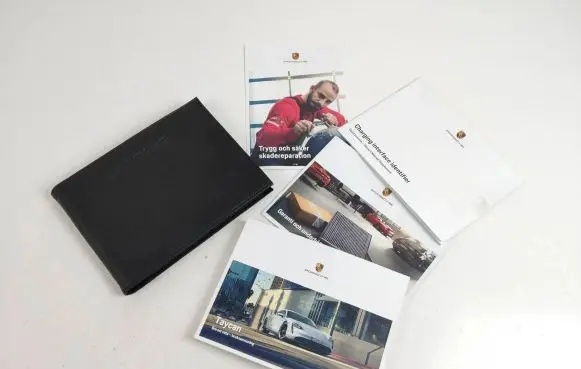 Porsche Taycan 9J1 User manual 