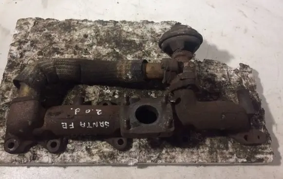 Hyundai Santa Fe Exhaust manifold