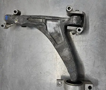 Volvo XC60 Front lower control arm/wishbone 31360644