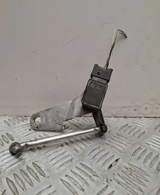 Headlight/headlamp level sensor