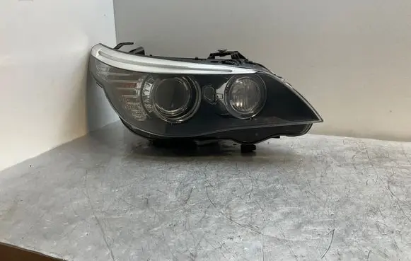 BMW 5 E60 E61 Headlight/headlamp 7044676