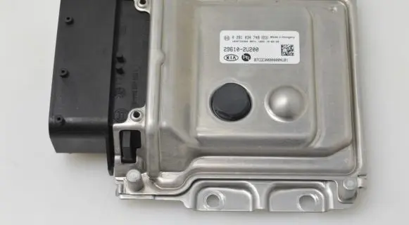 KIA Ceed Engine control unit/module 296102U200