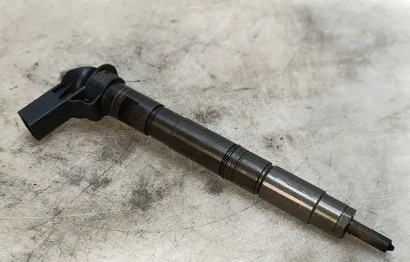 Seat Exeo (3R) Fuel injector 03L130277 090516 0445116