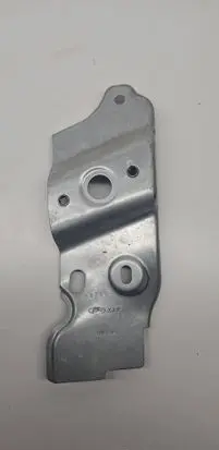 Ford Mustang VI Fender mounting bracket 198AC