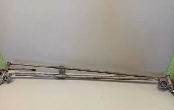 Front wiper linkage