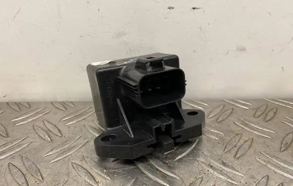 Ford Fusion II Fuel pump relay 1153855