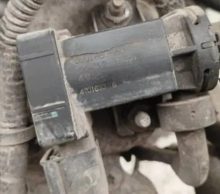 Peugeot Partner Turbo solenoid valve 9801887680