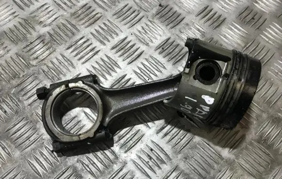 Peugeot Partner Piston with connecting rod