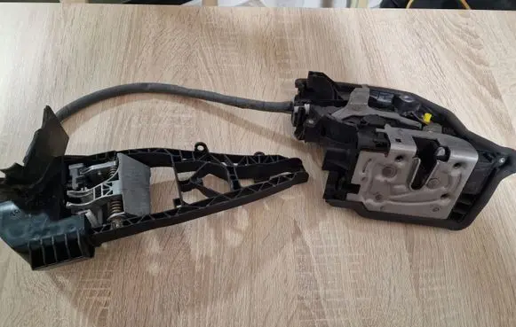 BMW X5 F15 Front door lock