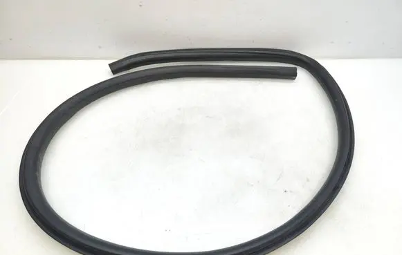 Isuzu D-Max Front door rubber seal 