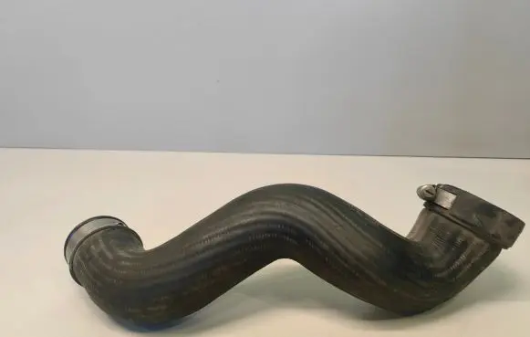 Audi A4 S4 B7 8E 8H Intercooler hose/pipe 8E0145737E