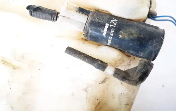 Mazda Xedos 6 Windscreen/windshield washer pump 8603102140