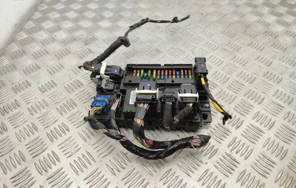 Ford Edge II Fuse module GU5T15604
