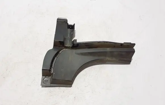 Rear bumper mounting bracket