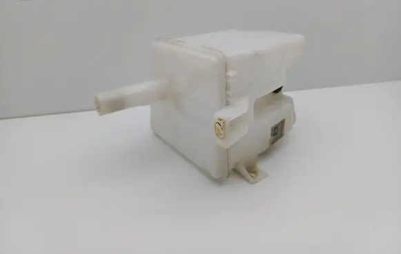 Nissan Primera Windshield washer fluid reservoir/tank 289102F710