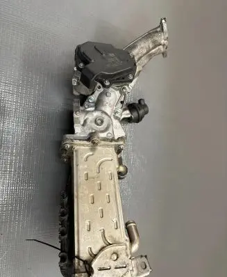 Mercedes-Benz E W212 EGR valve A6511400130 A2C53362275