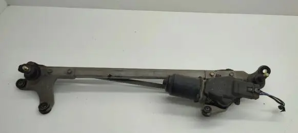 Honda CR-V Front wiper linkage and motor