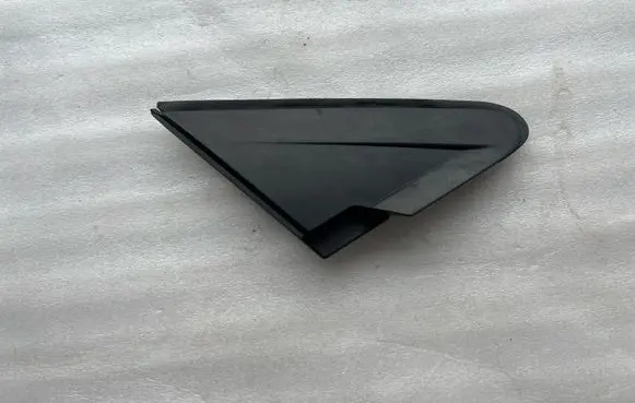 Subaru Crosstrek II Fender end trim 65250FL000