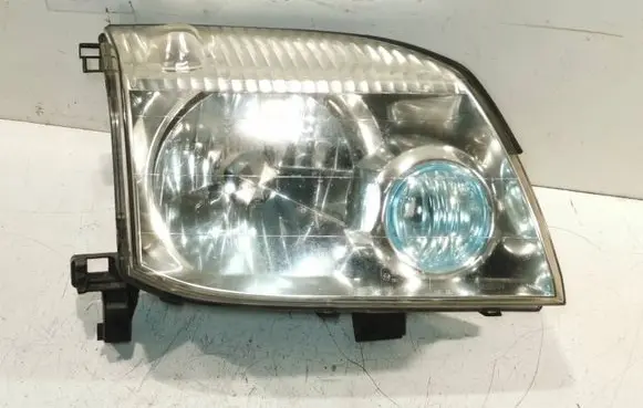 Nissan X-Trail T30 Headlight/headlamp