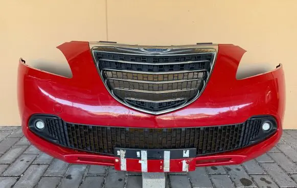 Chrysler Ypsilon Front bumper 735486082