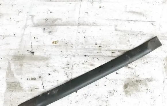 Rear door trim (molding)