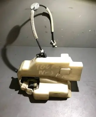 Volkswagen Touareg I Front door lock PA66307GF 3D1837016 991564101
