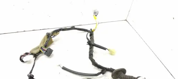 Suzuki SX4 S-Cross Front door wiring loom 3675661M11