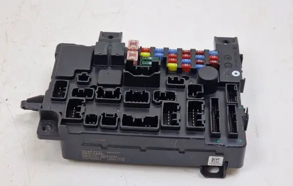Mitsubishi Outlander Fuse module 86374865 8453003843