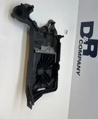 Volkswagen Golf VIII Battery tray 5WA915331