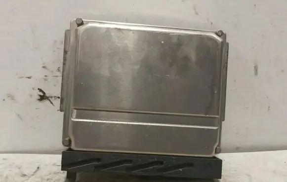 Volvo V70 Engine control unit/module 30646978A 0281011441 1039S04101