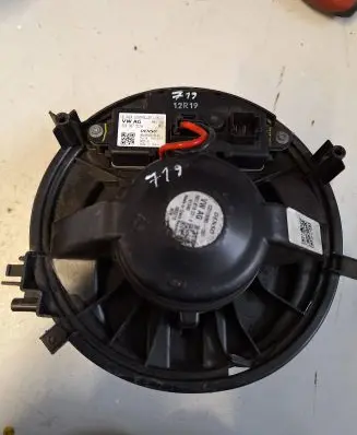 Volkswagen PASSAT B8 Heater fan/blower 3Q1819021A CZ0160601201