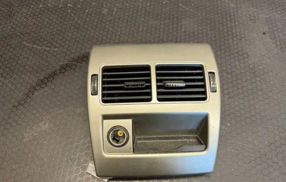 Jaguar XF X250 Rear air vent grill LRGJBD500220PUY