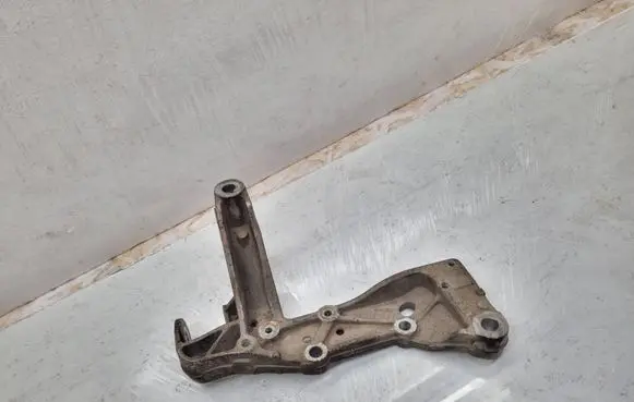 Volkswagen Touran I Front lower control arm/wishbone 1K0199296F