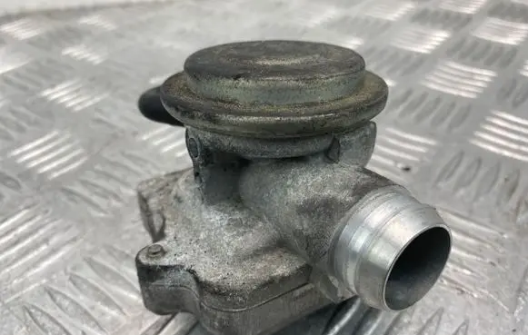 Mercedes-Benz CLS C219 EGR valve A00214074