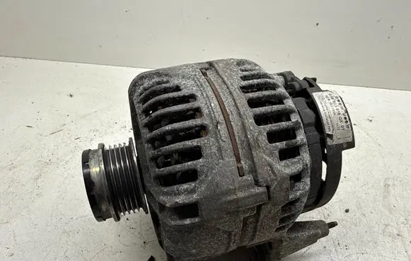 Volkswagen PASSAT B5.5 Generator/alternator 038903018QX NCB14V120A
