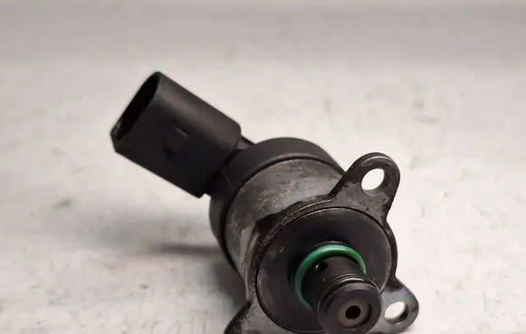 BMW 3 E46 Fuel pressure sensor 13517787186