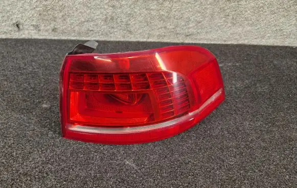 Volkswagen PASSAT B7 Rear/tail lights 3AF945208BA