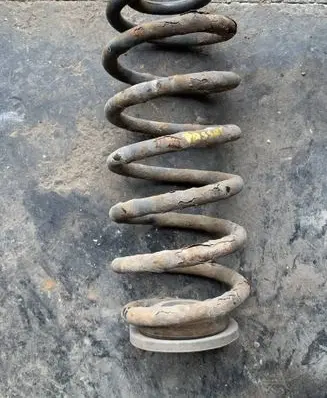 Volkswagen PASSAT B6 Rear coil spring 91336