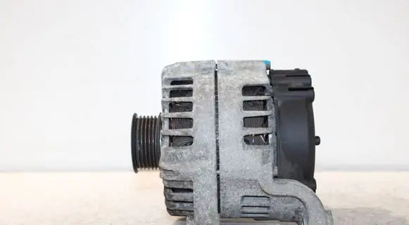 BMW 3 E90 E91 Generator/alternator 7802261