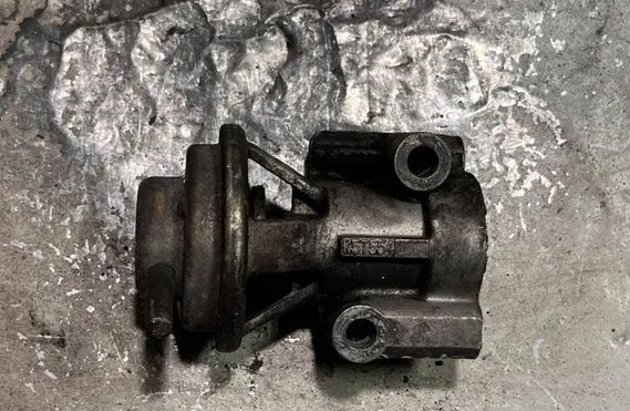 Jeep Grand Cherokee (WJ) EGR valve K5T554